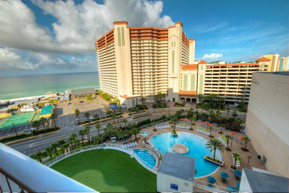 Laketown Wharf 1136 By Aneliya